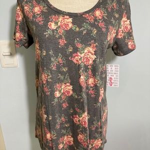 LuLaRoe Classic Tee (S)